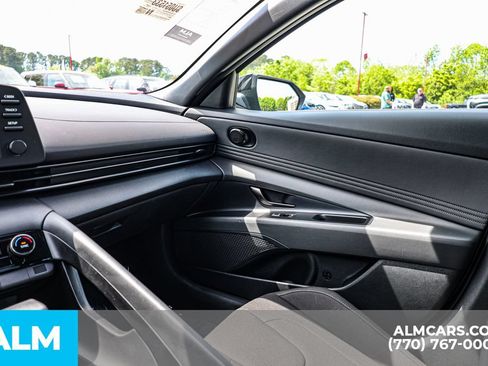 Used 2025 Hyundai Elantra Sport FWD image 43