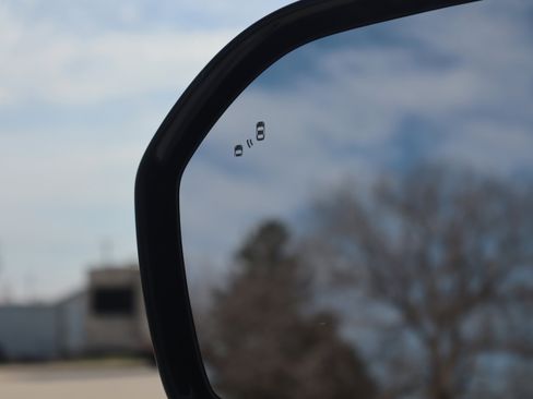 Used 2023 Ford Expedition XLT image 26