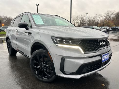 Used 2022 Kia Sorento SX image 2
