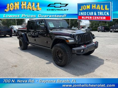 Used 2025 Jeep Gladiator Rubicon w/ Convenience Group AWD/4WD image 1