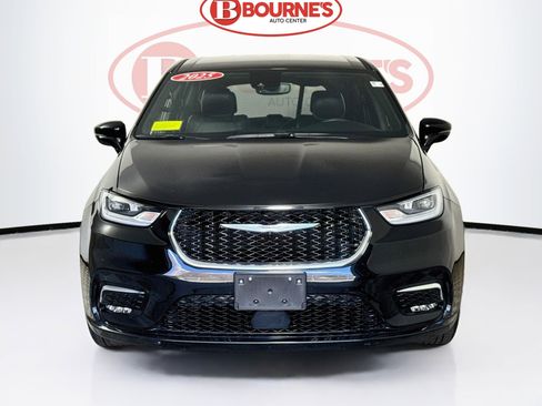 Used 2025 Chrysler Pacifica Select FWD image 4