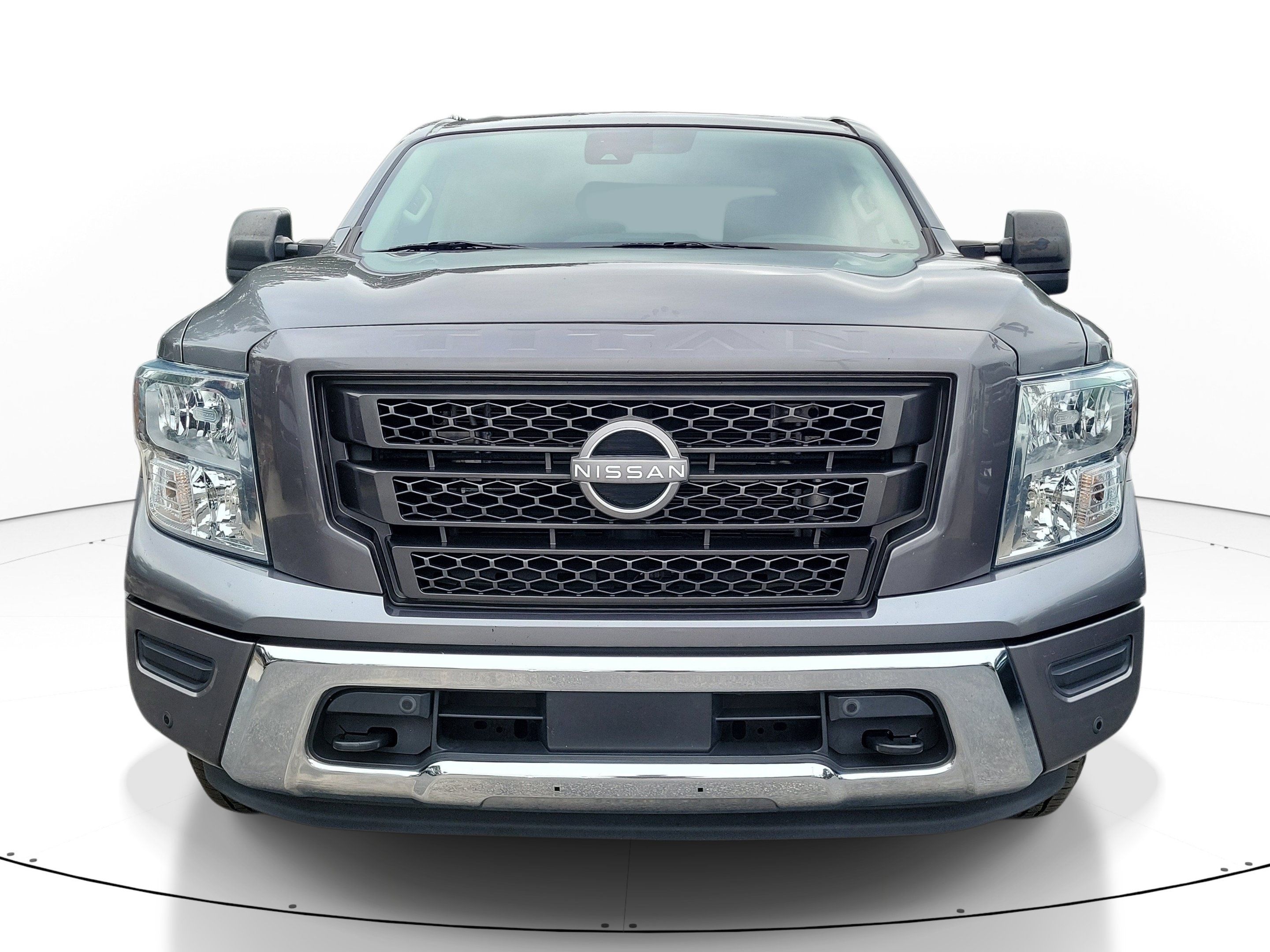 Used 2023 Nissan Titan SV w/ SV Convenience Package RWD image 2