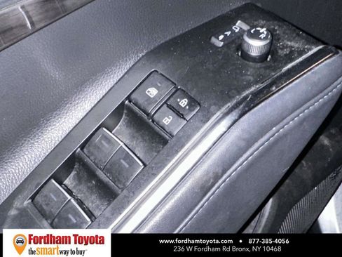Used 2023 Toyota Highlander Limited image 22