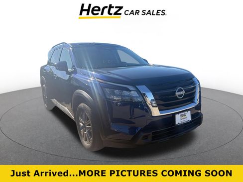 Used 2025 Nissan Pathfinder SV FWD image 1