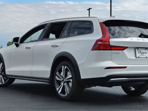 New 2026 Volvo V60 B5 Cross Country Plus w/ Protection Package Premier image 4