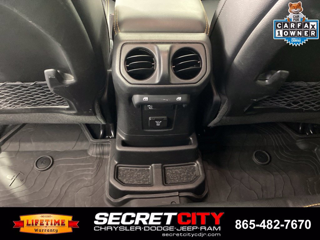 Used 2024 Jeep Wrangler Unlimited Sahara AWD/4WD image 27
