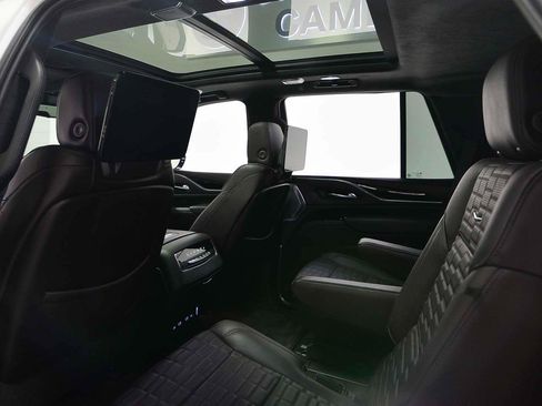 Used 2023 Cadillac Escalade Premium Luxury Platinum AWD/4WD image 11