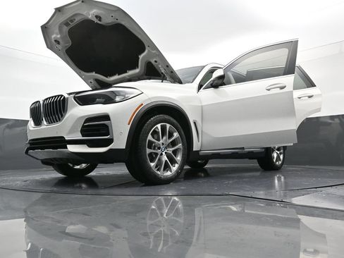 Used 2023 BMW X5 xDrive40i w/ Premium Package image 39