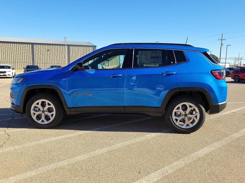 New 2026 Jeep Compass Latitude image 2