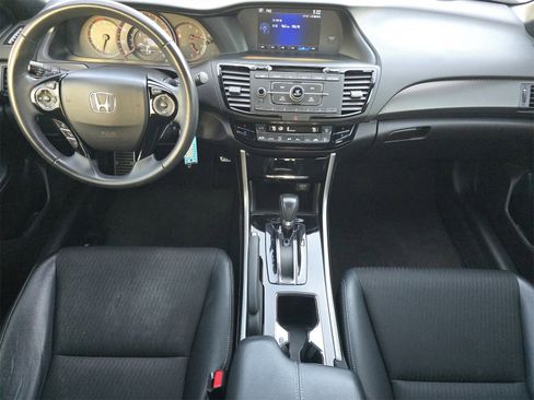 Used 2017 Honda Accord Sport image 9