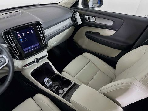 New 2026 Volvo XC40 B5 Ultra w/ Climate Package AWD/4WD image 21