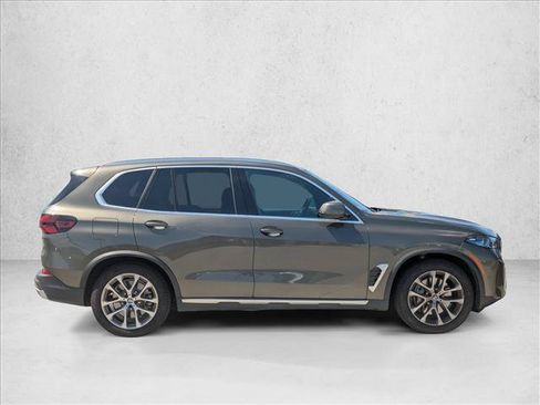 Used 2026 BMW X5 xDrive50e AWD/4WD image 4