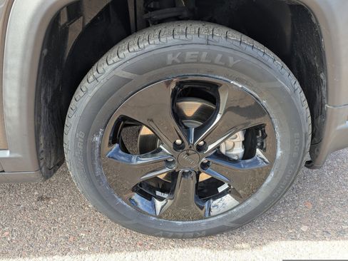 Used 2021 Jeep Compass Latitude w/ Sun and Sound Group image 10