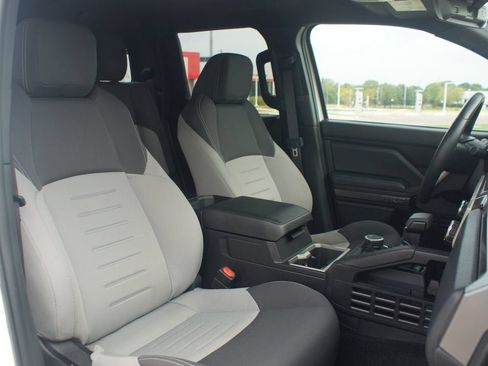 Used 2024 Toyota Tacoma TRD Sport AWD/4WD image 22