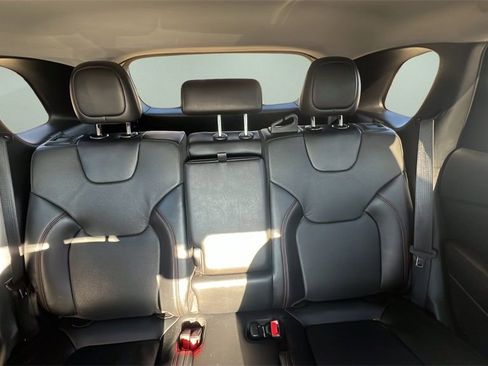 Used 2021 Jeep Cherokee Trailhawk w/ Premium Leather Package image 11