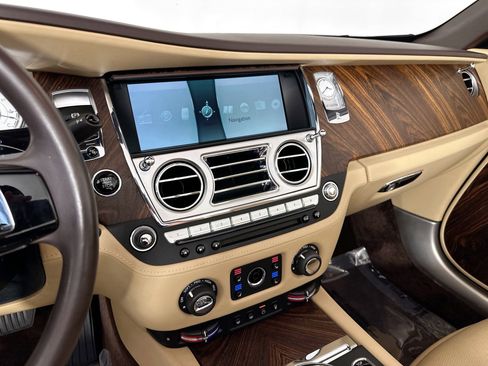 Certified 2017 Rolls-Royce Dawn RWD image 13