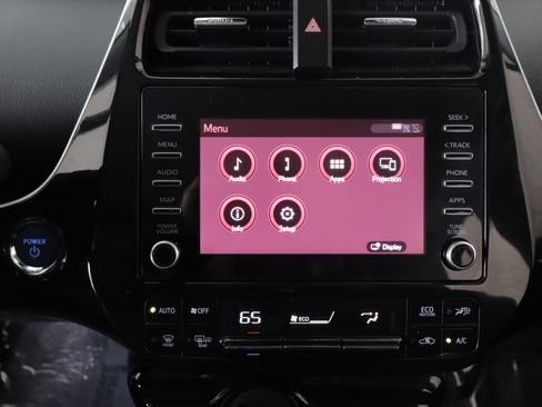 Used 2020 Toyota Prius XLE image 13