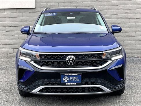 Certified 2022 Volkswagen Taos SE w/ Driver Assistance Package image 2