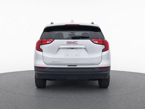 Used 2018 GMC Terrain SLE w/ Driver Convenience Package FWD image 4