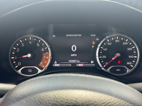Used 2019 Jeep Renegade Trailhawk AWD/4WD image 16