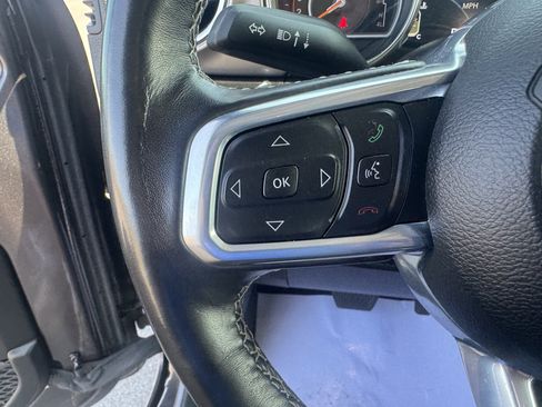 Used 2021 Jeep Wrangler Unlimited Sahara w/ Dual Top Group AWD/4WD image 18