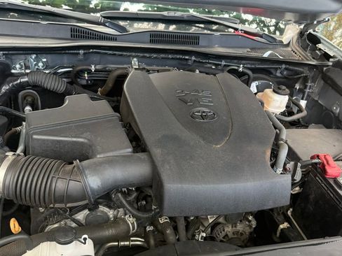 Used 2022 Toyota Tacoma TRD Sport AWD/4WD image 16