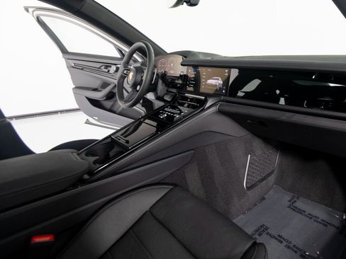 New 2026 Porsche Panamera 4 image 30