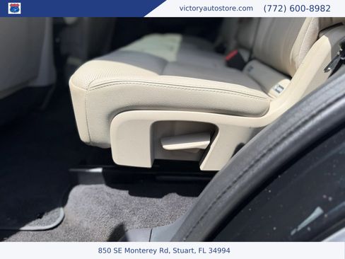 Used 2019 Land Rover Discovery SE AWD/4WD image 38