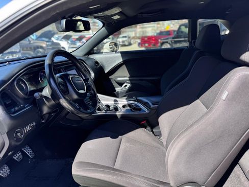 Used 2015 Dodge Challenger R/T RWD image 15