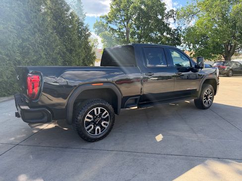 Used 2022 GMC Sierra 2500 AT4 w/ AT4 Premium Plus Package AWD/4WD image 11