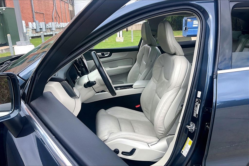 Used 2021 Volvo XC60 T5 Inscription w/ Climate Package AWD/4WD image 33