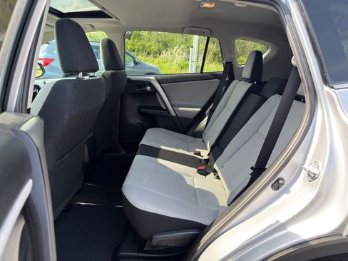 Used 2016 Toyota RAV4 XLE AWD/4WD image 24