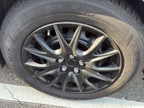 Used 2015 Toyota Camry LE FWD image 4