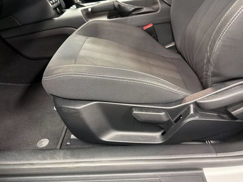 Used 2019 Ford Mustang Coupe RWD image 14