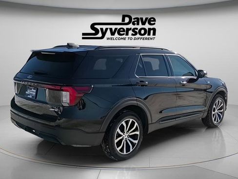Used 2025 Ford Explorer ST-Line image 5