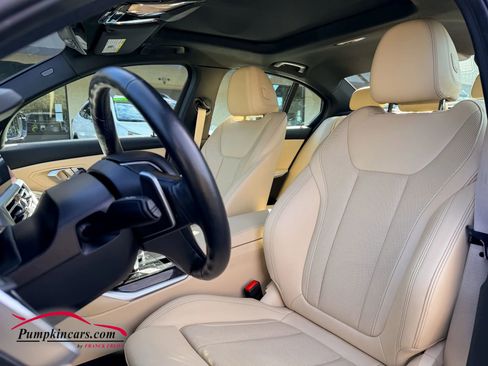 Used 2022 BMW 330i xDrive 330i xDrive Sedan 4D w/ Driving Assistance Package image 30