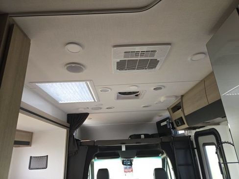 Used 2023 Mercedes-Benz Sprinter 3500 image 22