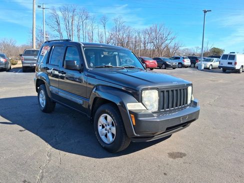 Used 2010 Jeep Liberty Sport w/ Popular Equipment Group image 3