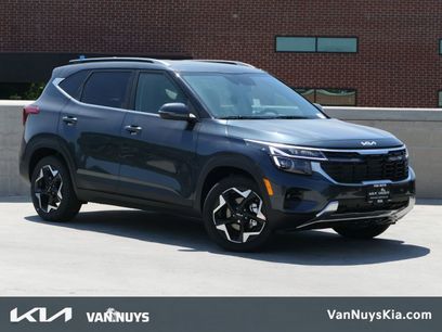New 2025 Kia Seltos EX w/ EX Sunroof Package