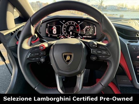 Used 2024 Lamborghini Revuelto image 27