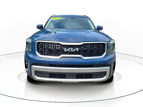 Certified 2024 Kia Telluride EX w/ EX Captain's Chair Package FWD image 5