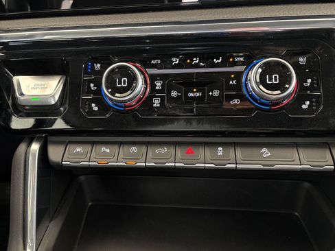 Certified 2025 GMC Sierra 1500 Denali w/ Denali Reserve Package AWD/4WD image 27