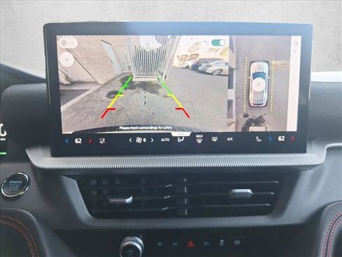 Used 2025 Ford Explorer ST-Line w/ ST-Line Street Pack image 12