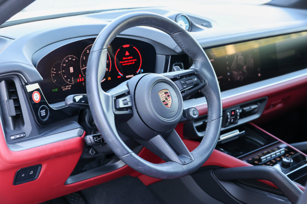 Certified 2026 Porsche Cayenne Coupe AWD/4WD image 34