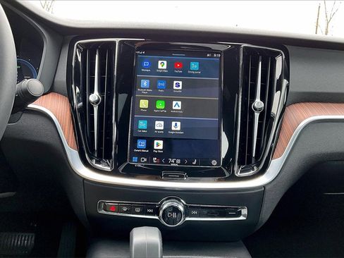 Used 2023 Volvo S60 T8 Plus w/ Climate Package image 15