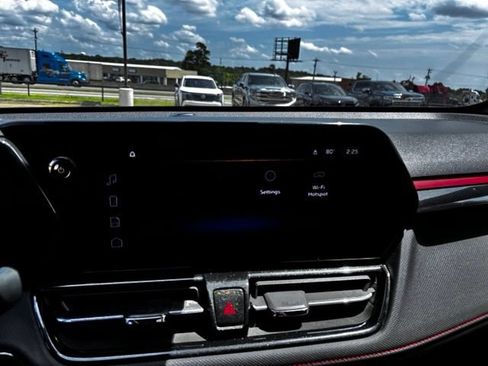 Used 2025 Chevrolet TrailBlazer RS w/ LPO, Trailering Package FWD image 18