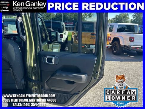 Used 2023 Jeep Wrangler Unlimited Sahara w/ Cold Weather Group AWD/4WD image 23