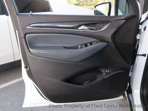 Used 2023 Buick Enclave Essence image 13