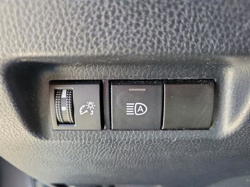 Used 2019 Toyota RAV4 LE image 54