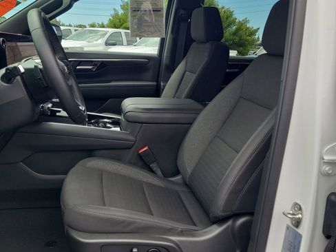 Used 2026 Chevrolet Tahoe LS RWD image 19